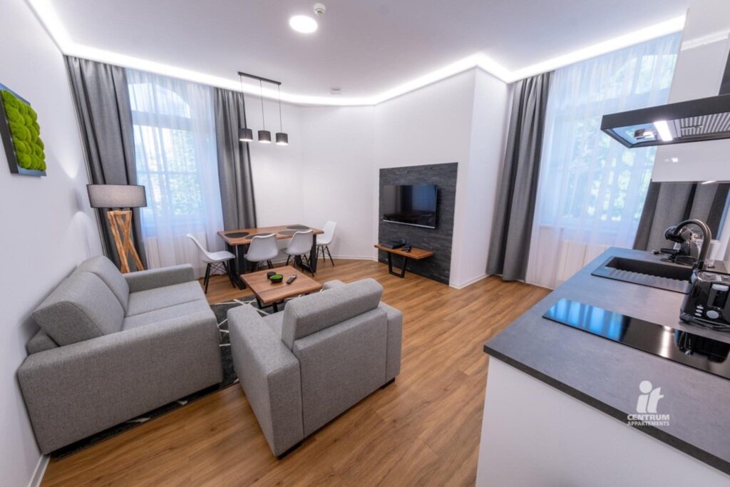 Budovy a interiéry - dscf3230_large